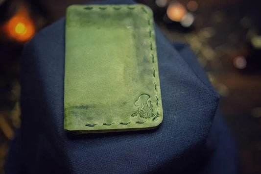 The Aura – Patina Olive - Smart Wallet
