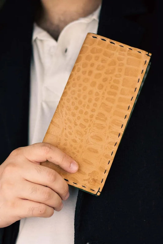 The Volonté – Veg-Tan Croc Leather Long Wallet (Green Inside)