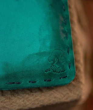 The Aura – Emerald Green - Smart Wallet