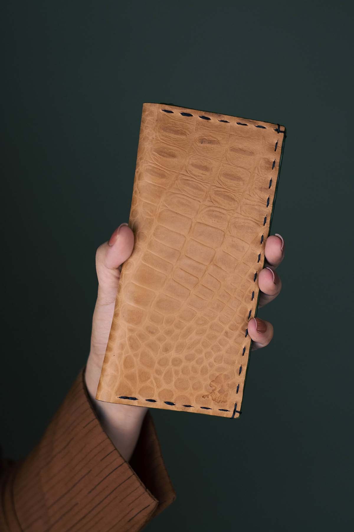 The Volonté – Veg-Tan Croc Leather Long Wallet for women
