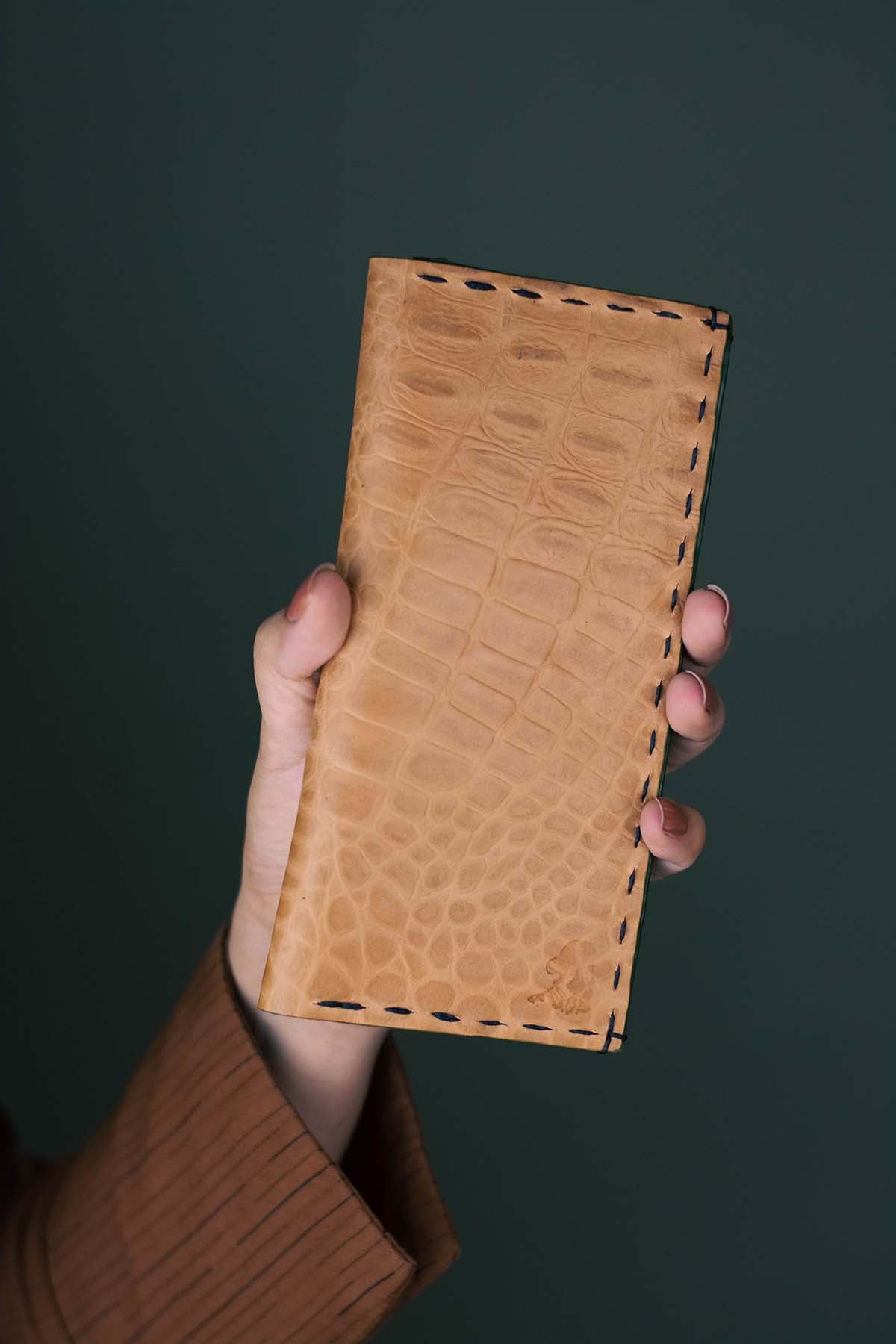 The Volonté – Veg-Tan Croc Leather Long Wallet for women
