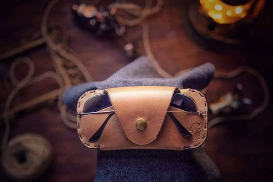 The Lou - Eyewear Case (Veg Tan Leather)