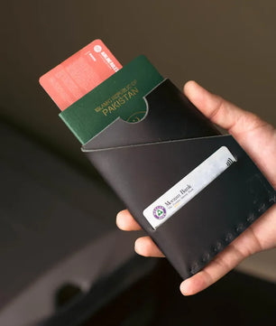 The Voyager – Black - Passport Wallet