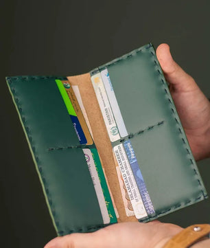 The Volonté – Veg-Tan Croc Leather Long Wallet (Green Inside)