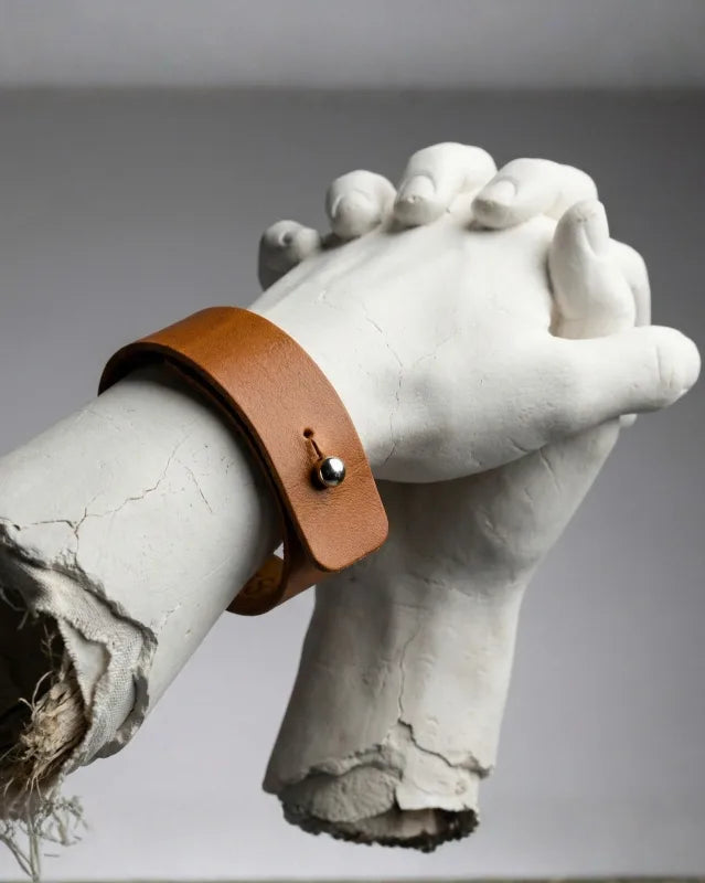 Pristine Tan Brown Leather Bracelet (Unisex)