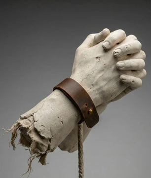 Pristine Dark Brown Pull-up Leather Bracelet (Unisex)