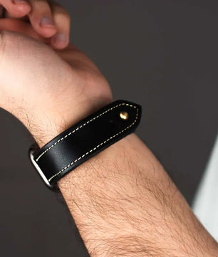 Black/beige Leather Apple Watch Strap - Exclusive Collection - The Stellar