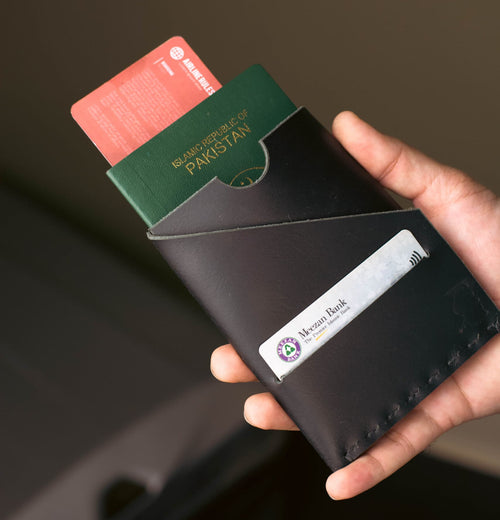 The Voyager – Black - Passport Wallet