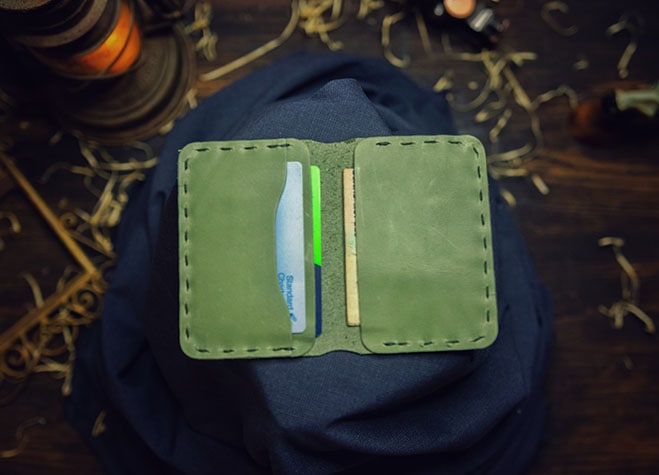 The Aura – Patina Olive - Smart Wallet